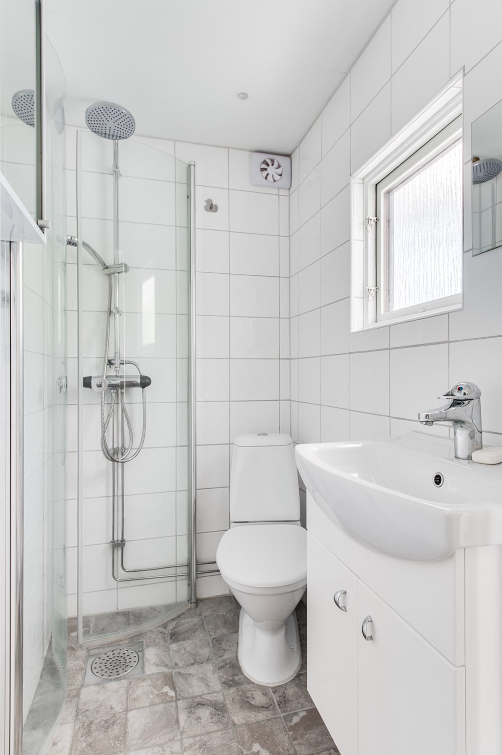 Nyrenoverat WC med dusch