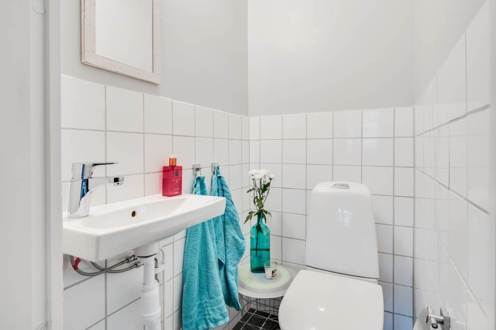 Lågupplöst Gäst WC, nyrenoverat