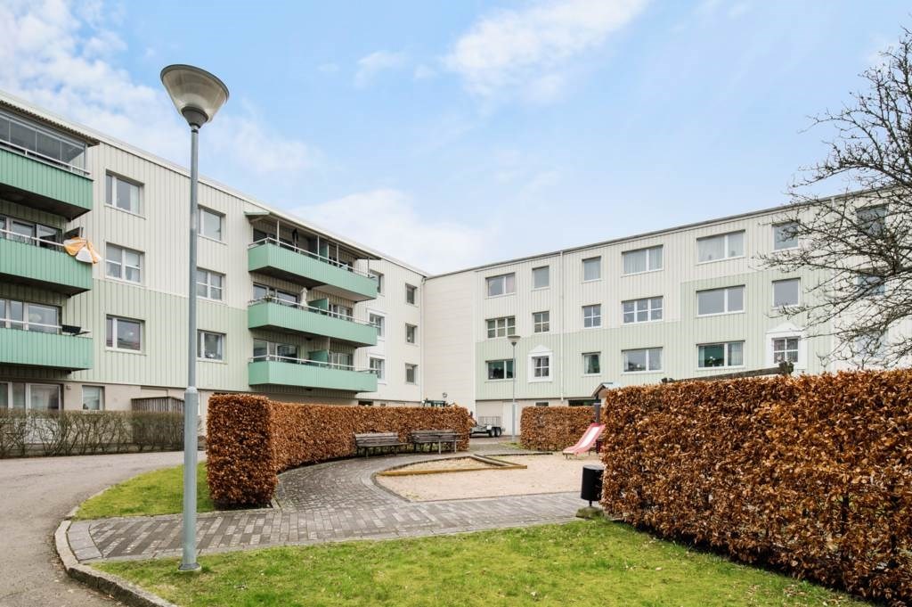 Lågupplöst Gården med lekplats