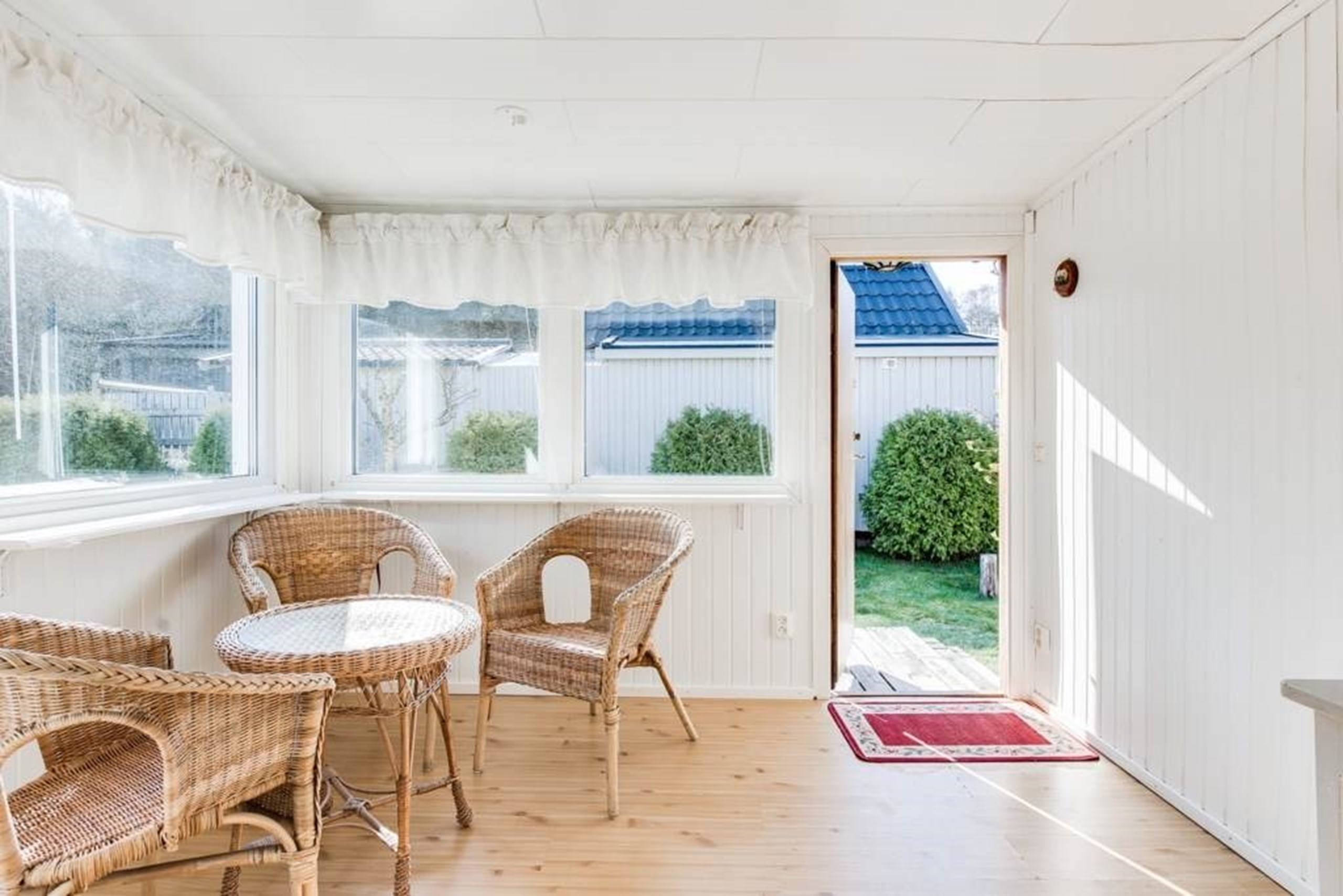 Entré och Inbyggd veranda