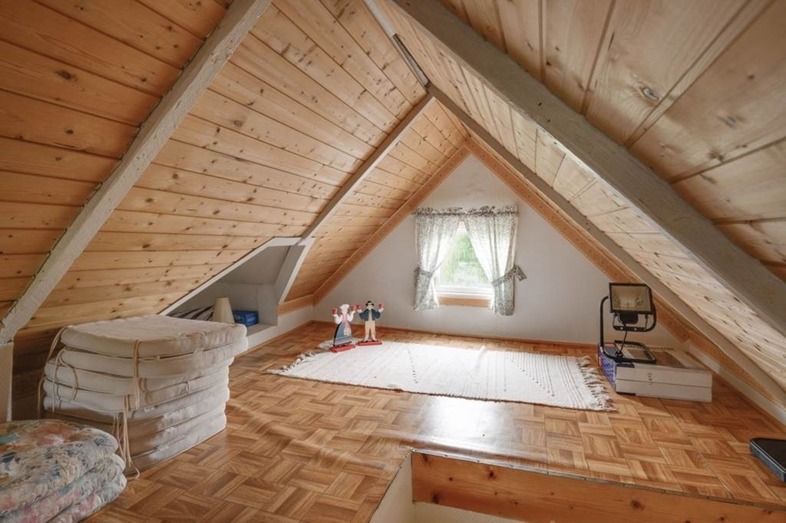 Fönster i båda gavlar